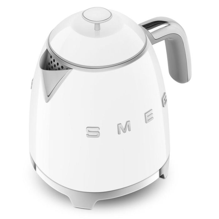 Smeg KLF05WHUK 0.8L Cordless Jug Kettle In White